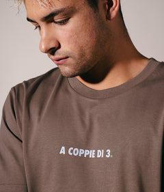 A COPPIE DI 3. T-shirt
