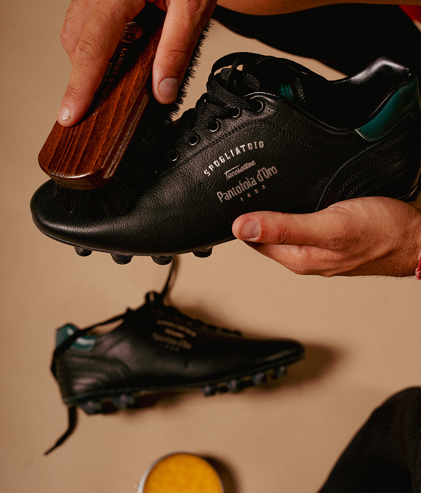 SPOGLIATOIO Pantofola d'Oro x Tacchettee Scarpe da Calcio