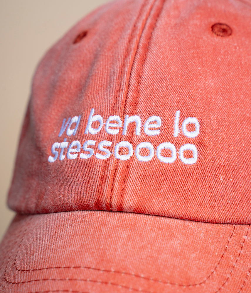 VA BENE LO STESSO Cappellino visiera
