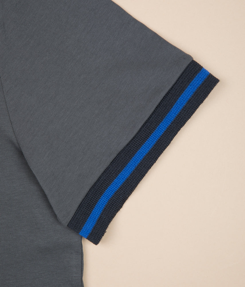 BLACK AND BLUE ☆☆ T-shirt cap&amp;sew